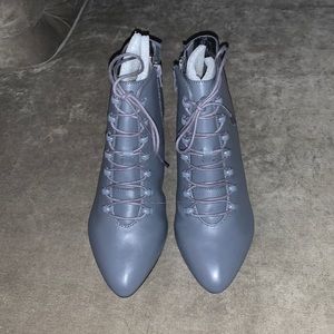 Comfortview Kaitlin Gray lace up w/ inner zipper Ankle Bootie Size 8.5 NWOB